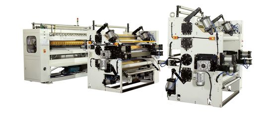 système stratifié par colle de serviette de cuisine de machine de rebobinage de papier hygiénique de 300mm avec l'unité gravante en refief