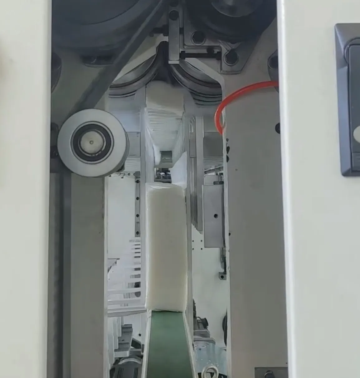 Machine à essuie-mains pliés en Z/N avec collage et rembobineuse d'essuie-tout de cuisine 4